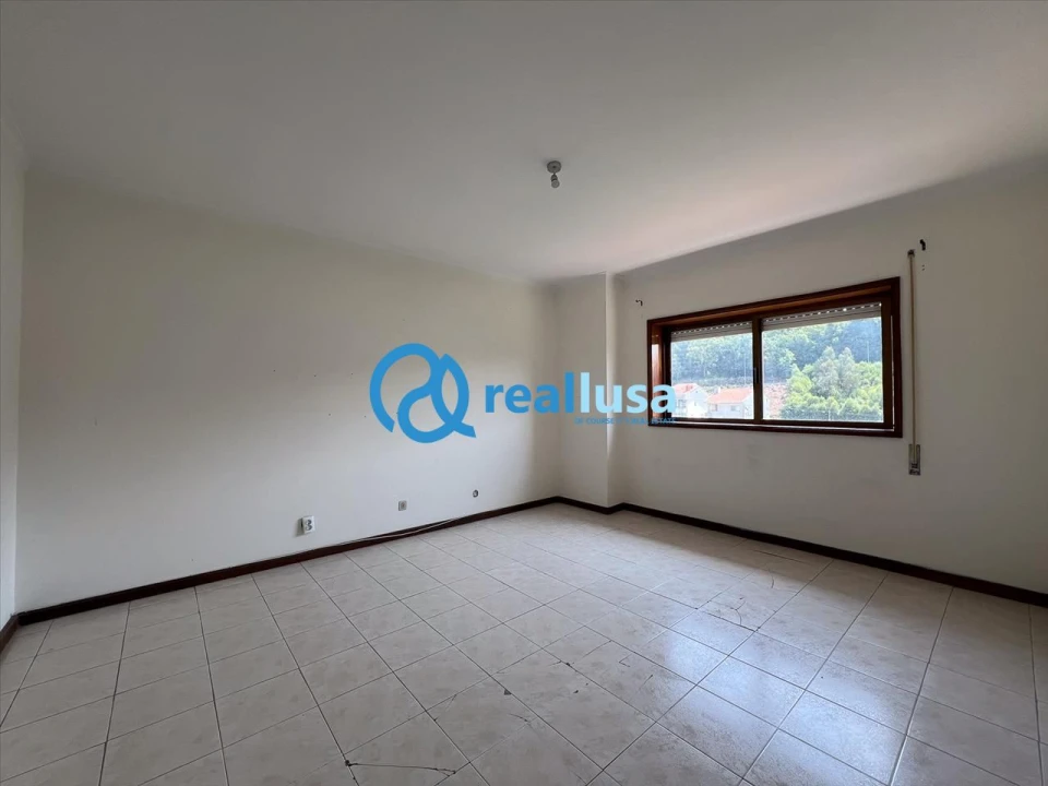 Apartamento T3 para Venda em Serzedo e Perosinho Foto 1