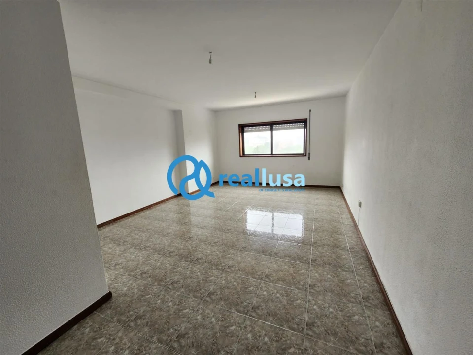 Apartamento T2 para Venda em Mafamude e Vilar do Paraíso Foto 1