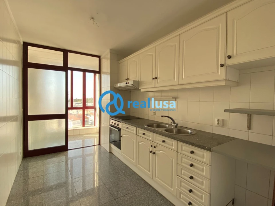 Apartamento T2 para Venda em Mafamude e Vilar do Paraíso Foto 2