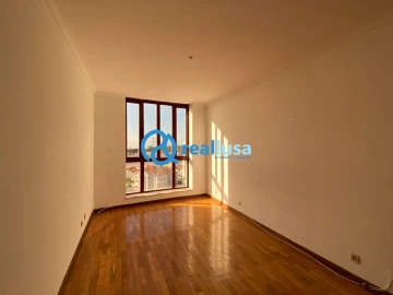 Apartamento T2 para Venda em Mafamude e Vilar do Paraíso