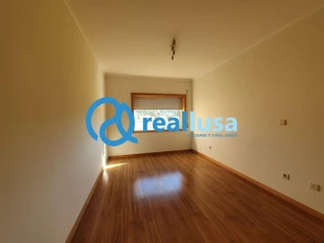 Apartamento T3 para Venda em Canelas