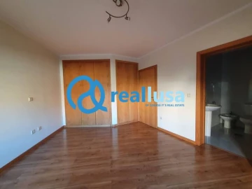 Apartamento T3 para Venda em Canelas