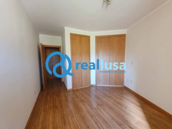 Apartamento T3 para Venda em Canelas Foto 9