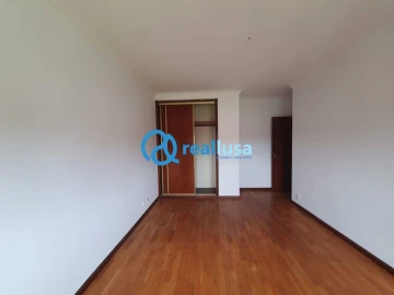 Apartamento T2 para Venda em Mafamude e Vilar do Paraíso