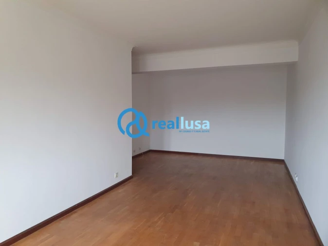 Apartamento T2 para Venda em Mafamude e Vilar do Paraíso Foto 3