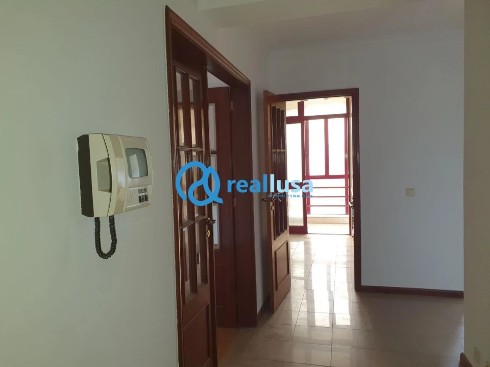 Apartamento T2 para Venda em Mafamude e Vilar do Paraíso Foto 4