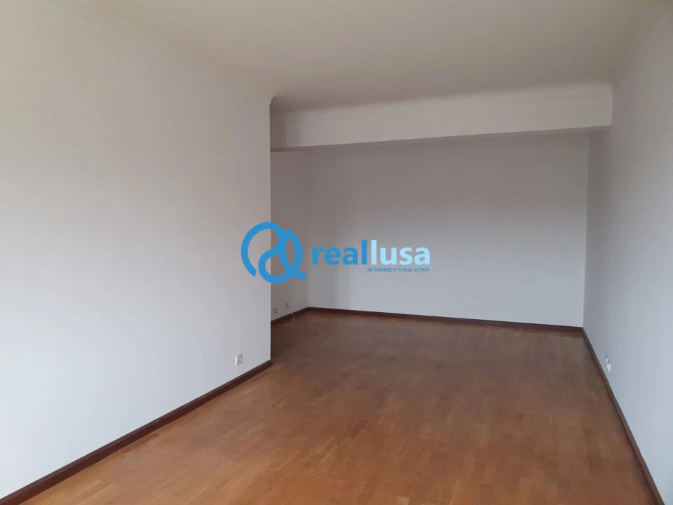 Apartamento T2 para Venda em Mafamude e Vilar do Paraíso Foto 3