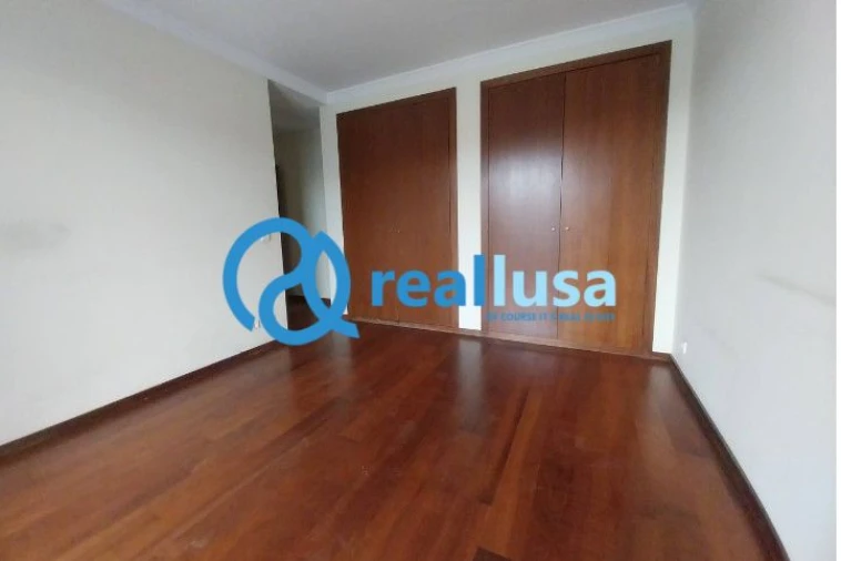 Apartamento T3 para Venda em Paranhos Foto 11