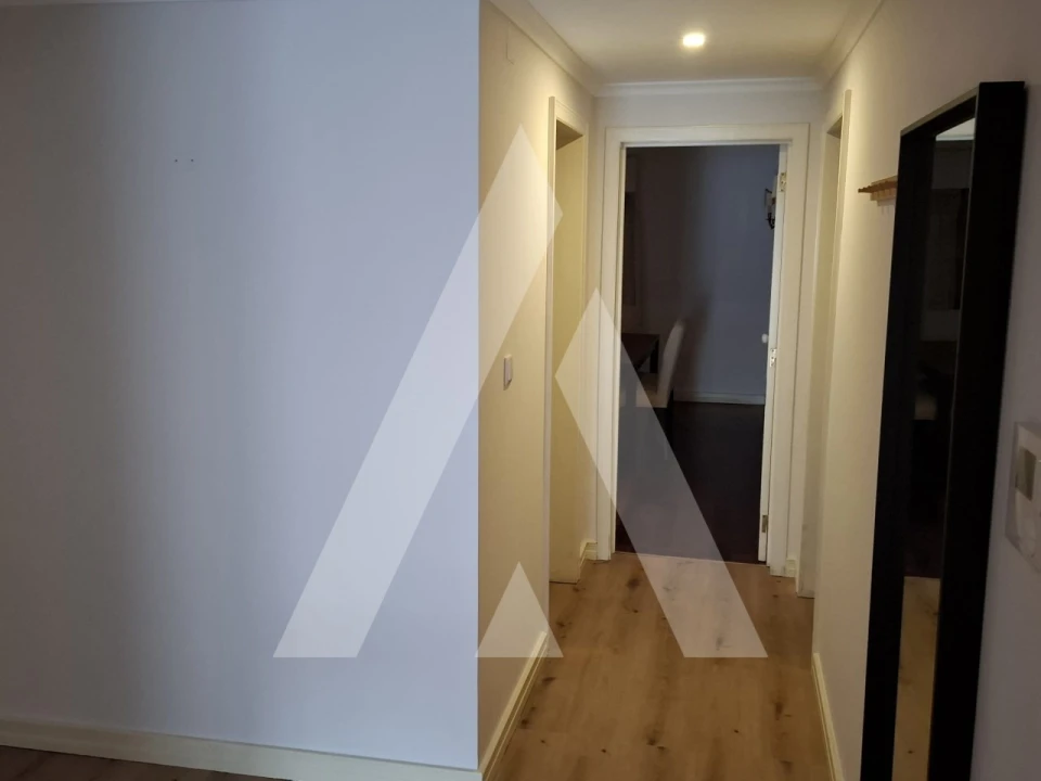 Apartamento T5 para Arrendamento em São Domingos de Benfica Foto 7