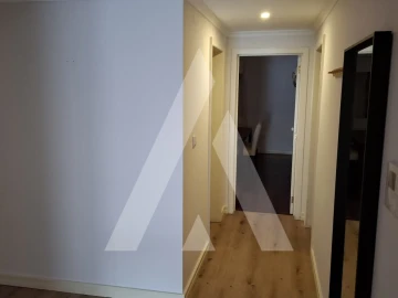 Apartamento T5 para Arrendamento em São Domingos de Benfica