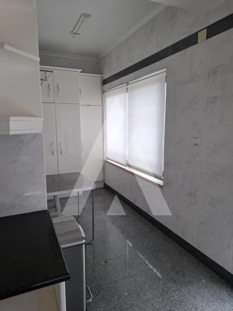 Apartamento T5 para Arrendamento em São Domingos de Benfica