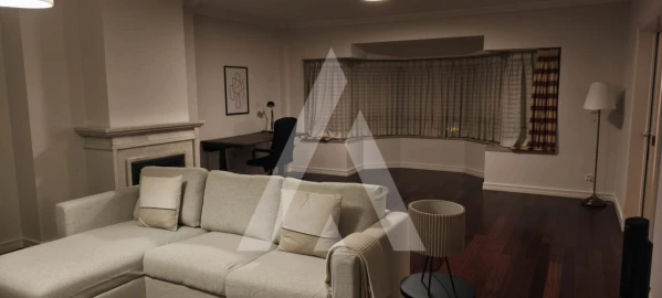 Apartamento T5 para Arrendamento em São Domingos de Benfica