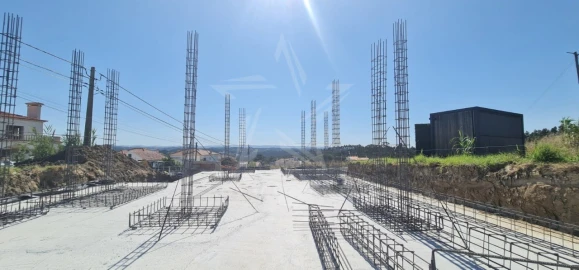 Moradia T3 para Venda em Nossa Senhora do Pópulo, Coto e São Gregório
