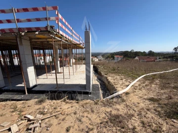 Moradia T3 para Venda em Nossa Senhora do Pópulo, Coto e São Gregório