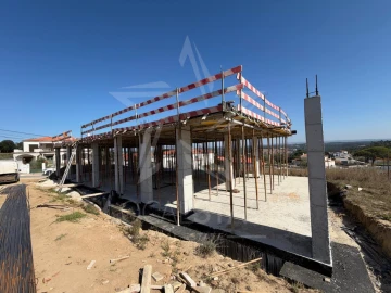 Moradia T3 para Venda em Nossa Senhora do Pópulo, Coto e São Gregório