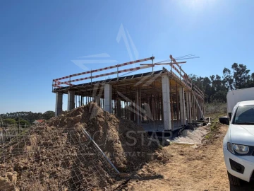 Moradia T3 para Venda em Nossa Senhora do Pópulo, Coto e São Gregório
