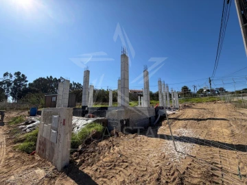 Moradia T3 para Venda em Nossa Senhora do Pópulo, Coto e São Gregório