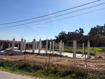 Moradia T3 para Venda em Nossa Senhora do Pópulo, Coto e São Gregório