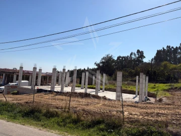 Moradia T3 para Venda em Nossa Senhora do Pópulo, Coto e São Gregório