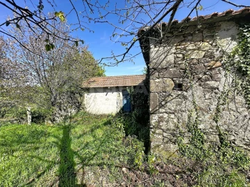 Moradia T3 para Venda em Venade e Azevedo