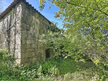 Moradia T3 para Venda em Venade e Azevedo