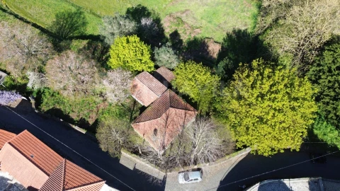 Moradia T3 para Venda em Venade e Azevedo