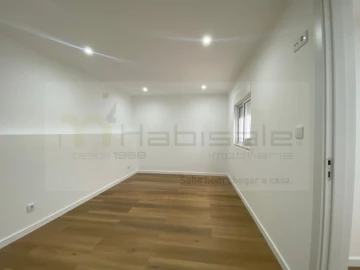 Apartamento T3 para Venda em Águas Livres