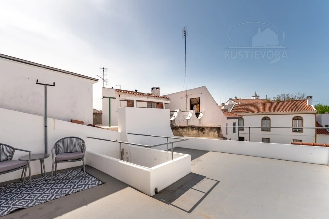 Moradia T2 para Venda em Cabeção Foto 2