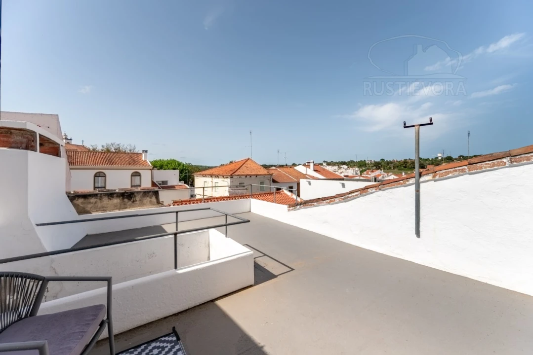 Moradia T2 para Venda em Cabeção Foto 14