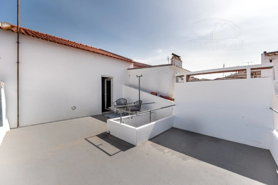 Moradia T2 para Venda em Cabeção Foto 15