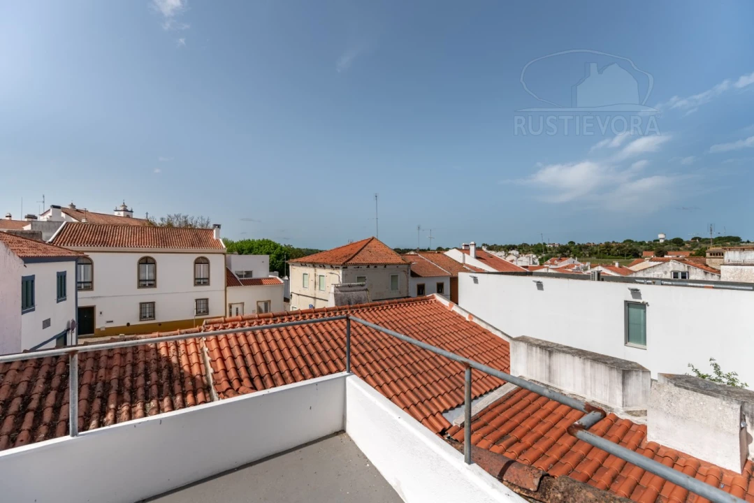 Moradia T2 para Venda em Cabeção Foto 16