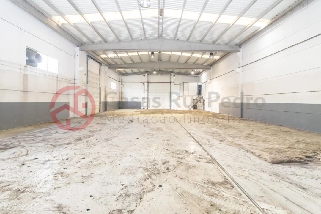 Armazém para Venda em Quinta do Anjo Foto 6