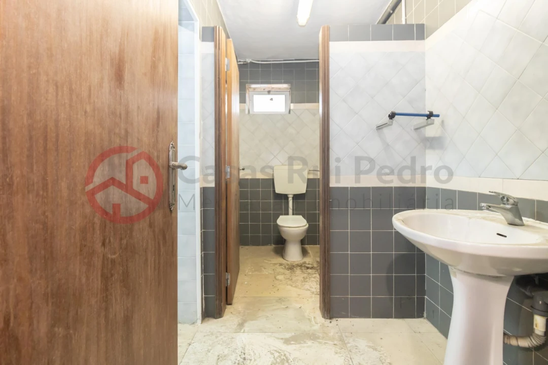 Armazém para Venda em Quinta do Anjo Foto 9