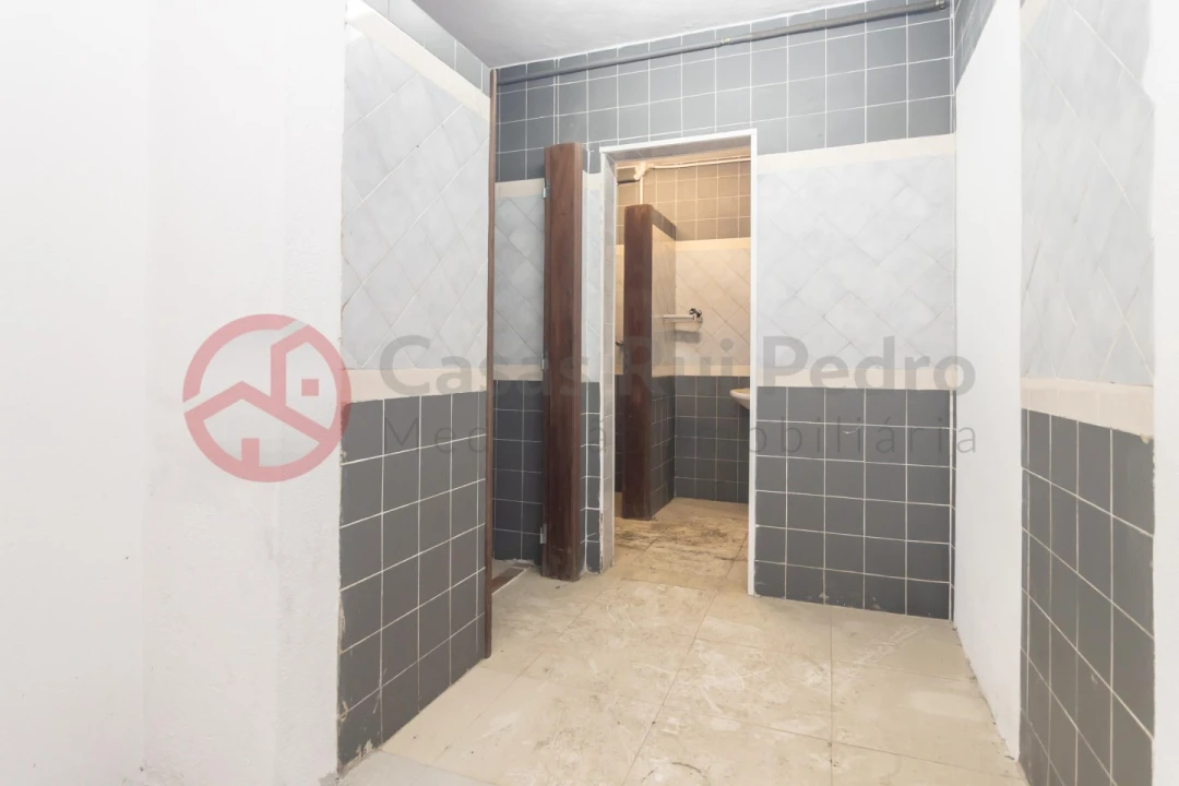 Armazém para Venda em Quinta do Anjo Foto 13