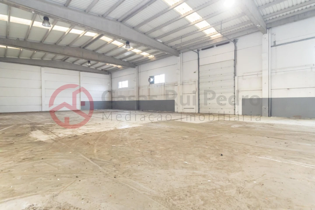 Armazém para Venda em Quinta do Anjo Foto 14