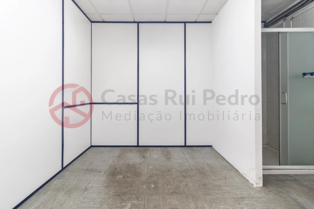 Armazém para Venda em Quinta do Anjo Foto 19