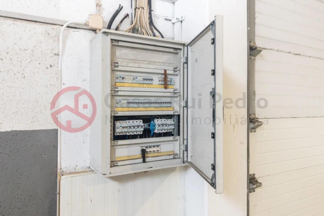 Armazém para Venda em Quinta do Anjo Foto 24