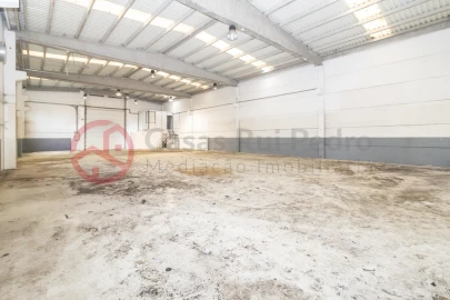 Armazém para Venda em Quinta do Anjo
