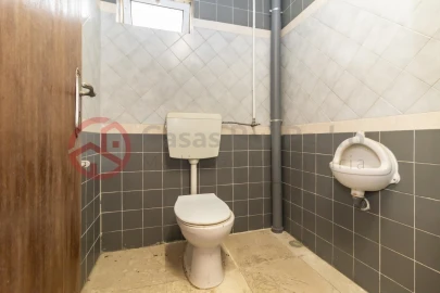 Armazém para Venda em Quinta do Anjo