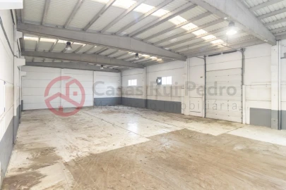 Armazém para Venda em Quinta do Anjo