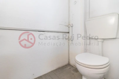 Armazém para Venda em Quinta do Anjo