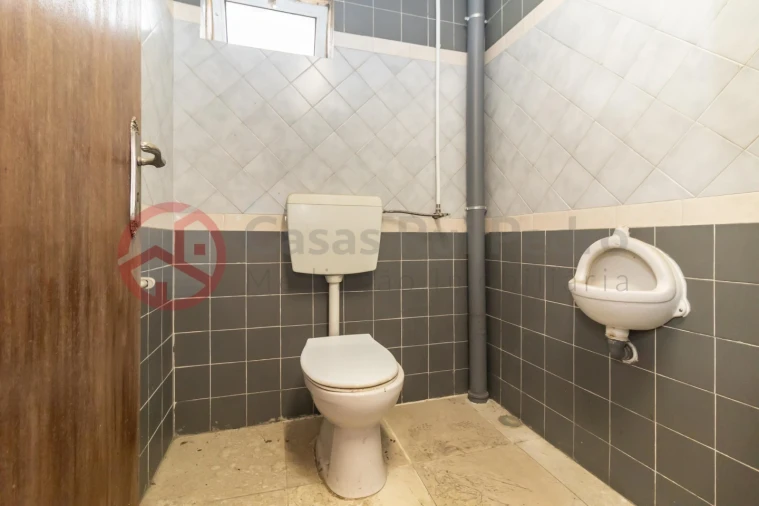 Armazém para Venda em Quinta do Anjo Foto 11
