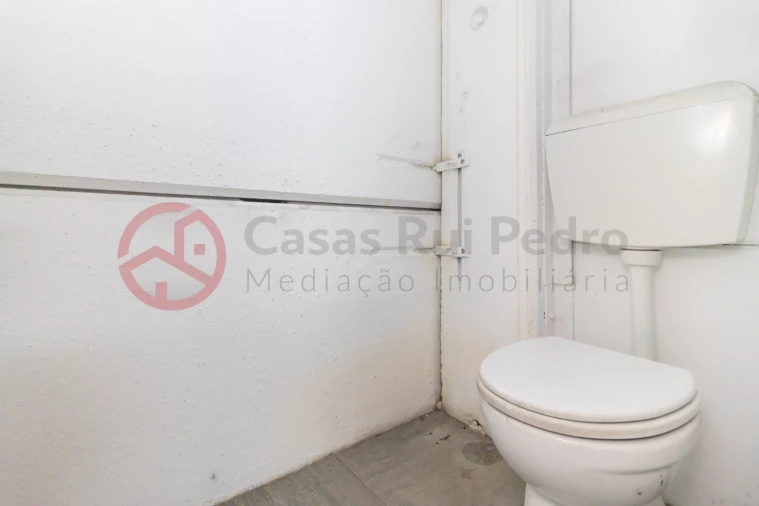 Armazém para Venda em Quinta do Anjo Foto 21