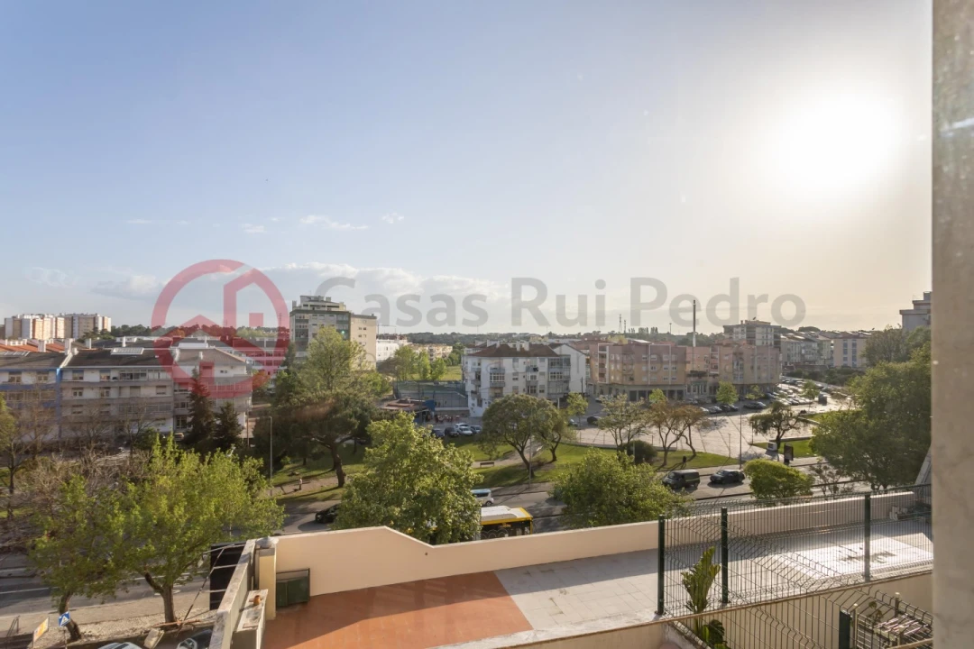 Apartamento T1 para Venda em Amora Foto 11