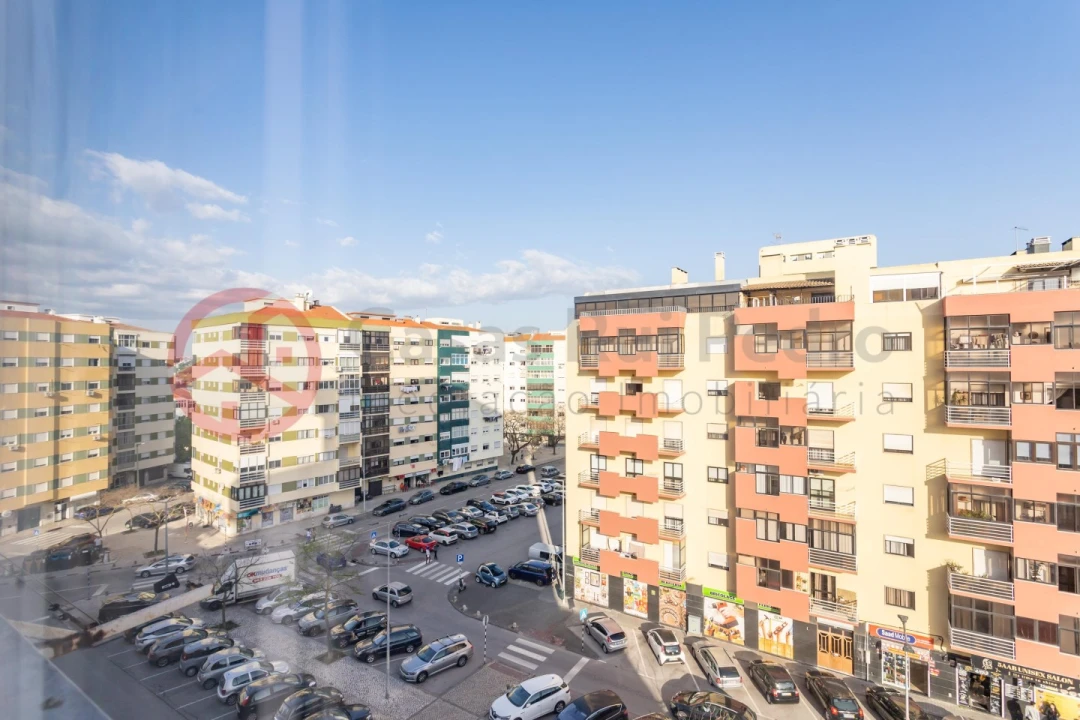 Apartamento T1 para Venda em Amora Foto 13