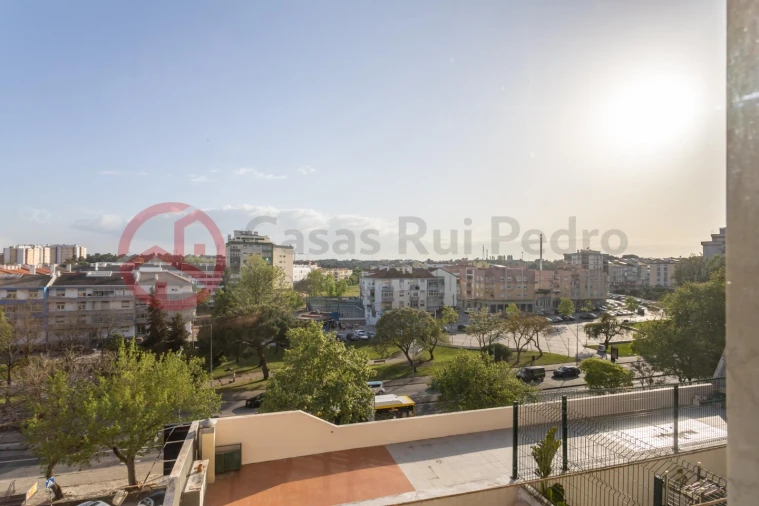 Apartamento T1 para Venda em Amora Foto 11