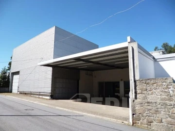 Armazém para Venda em Escariz