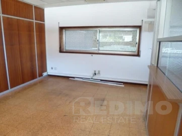 Armazém para Venda em Escariz