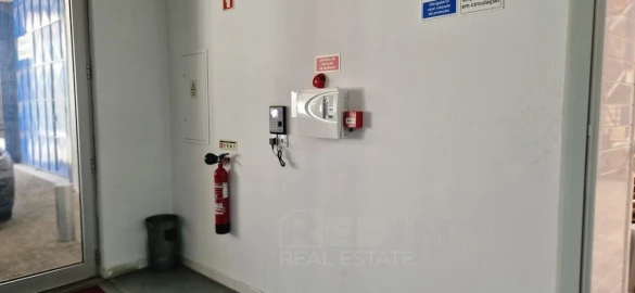 Armazém para Venda em Escariz