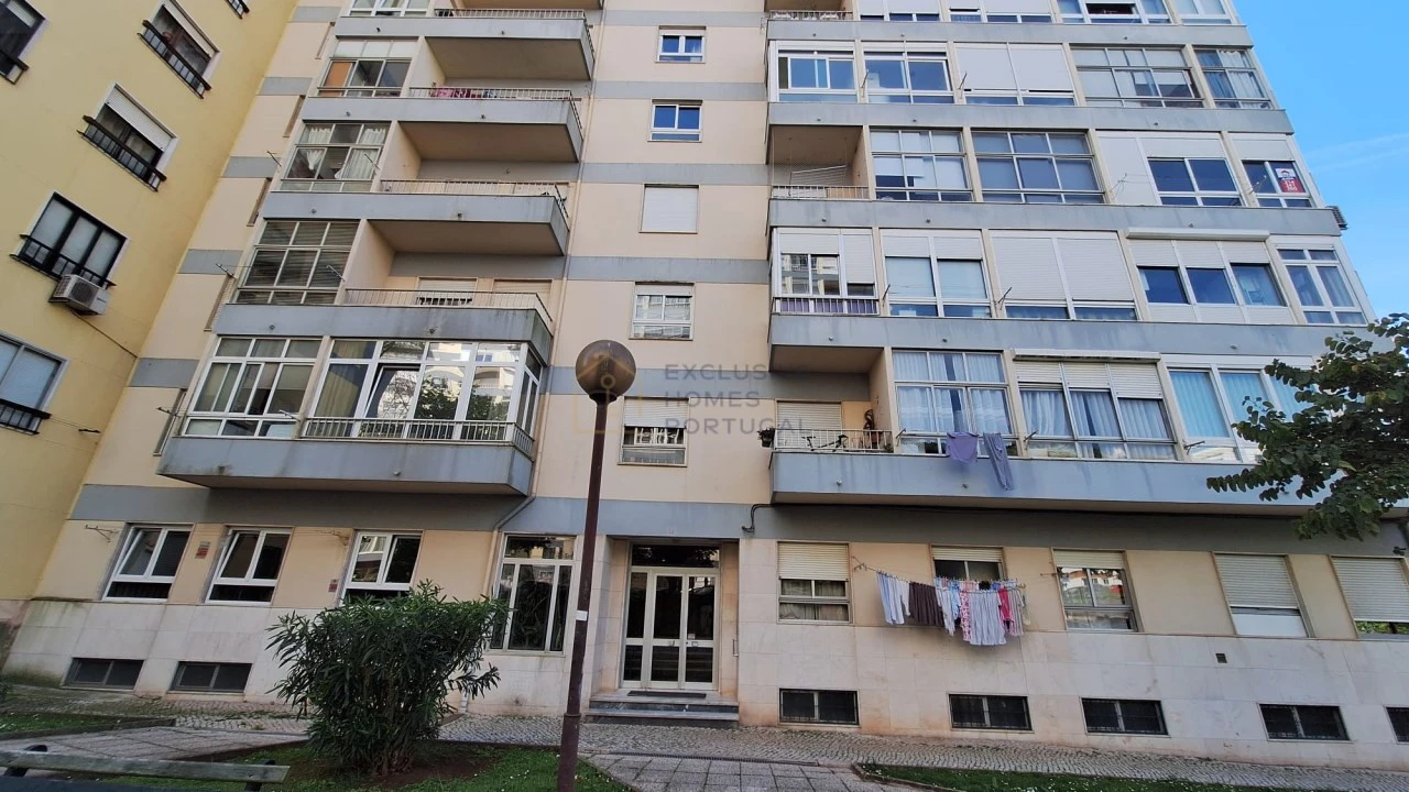 Apartamento T2 para Venda em Carnaxide e Queijas Foto 2